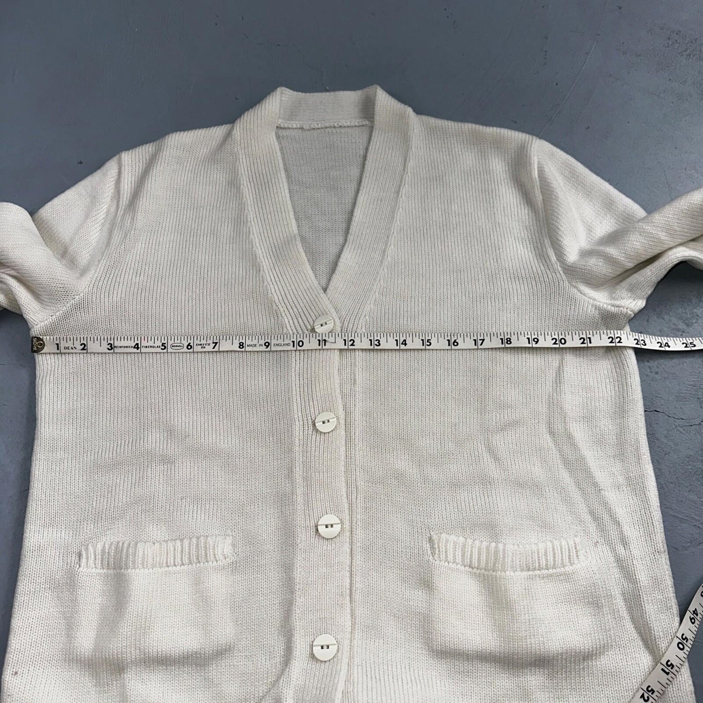 Vintage 1970s 70s White Basic Cardigan MCM Rockabilly Simple Acrylic 80s Preppy