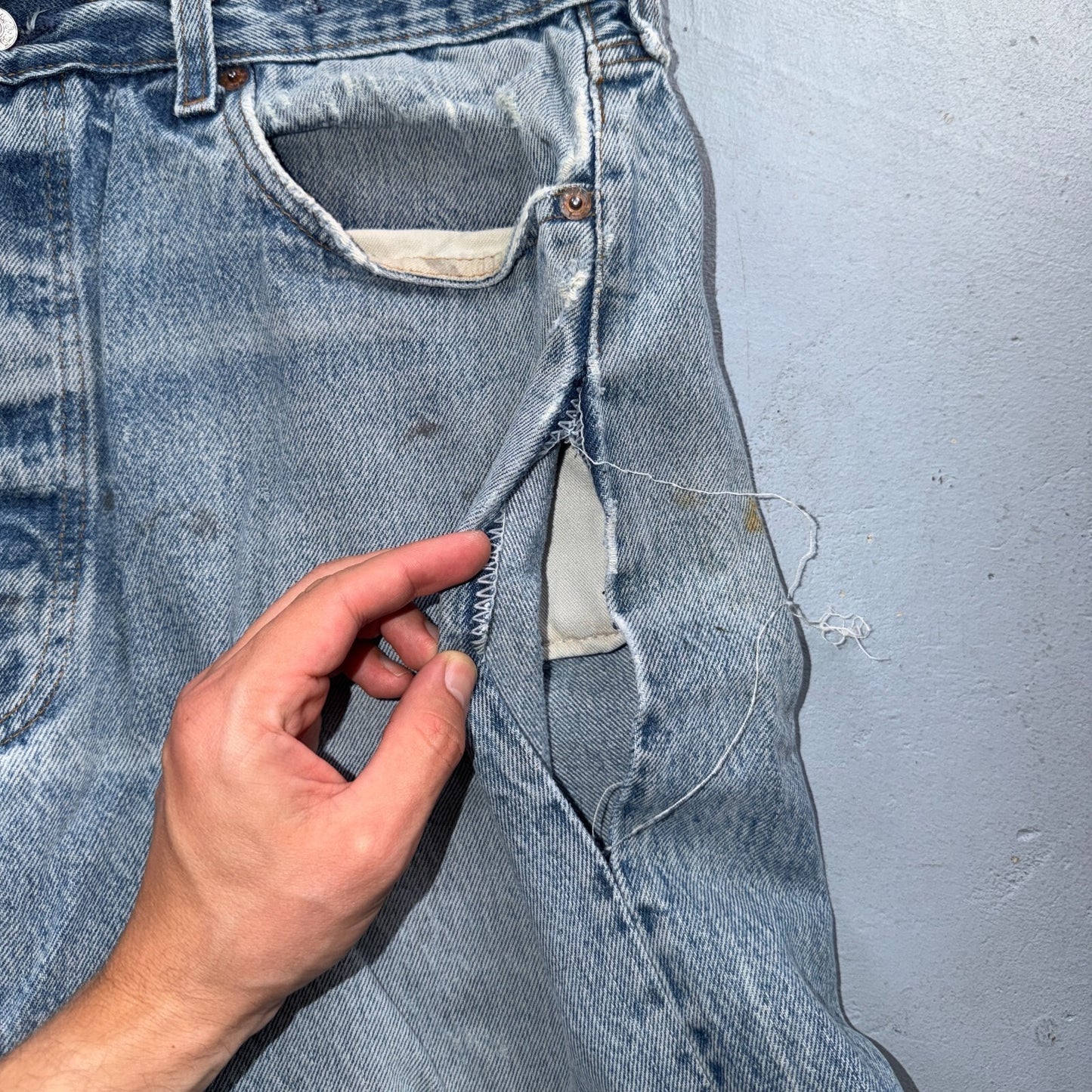 Levis 501 Vintage 80s USA XX Straight Leg Jeans Blue Light Wash Act 34x32