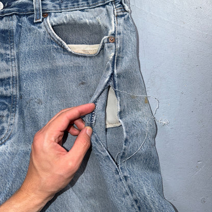 Levis 501 Vintage 80s USA XX Straight Leg Jeans Blue Light Wash Act 34x32