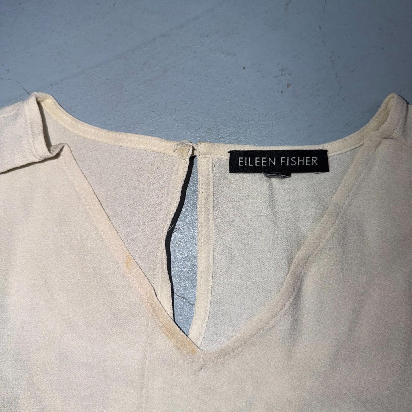 Eileen Fisher Shirt Womens XS Ivory Silky Minimalist Classic V Neck Sleevless