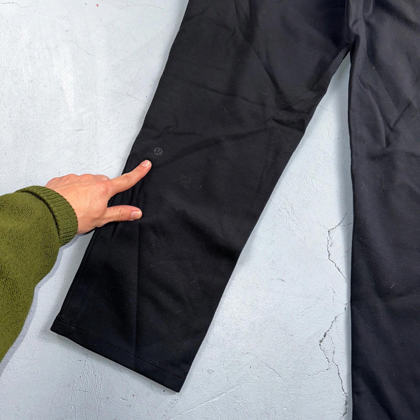 Lululemon Move Pant Lightweight in Black Womens Size 10 Jogger Pants