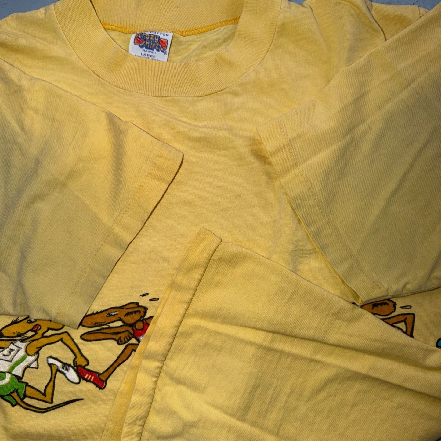 Vintage Rare 70s 1971 Crazy Shirt Hawaii Rat Race Yellow T-Shirt Large Stains