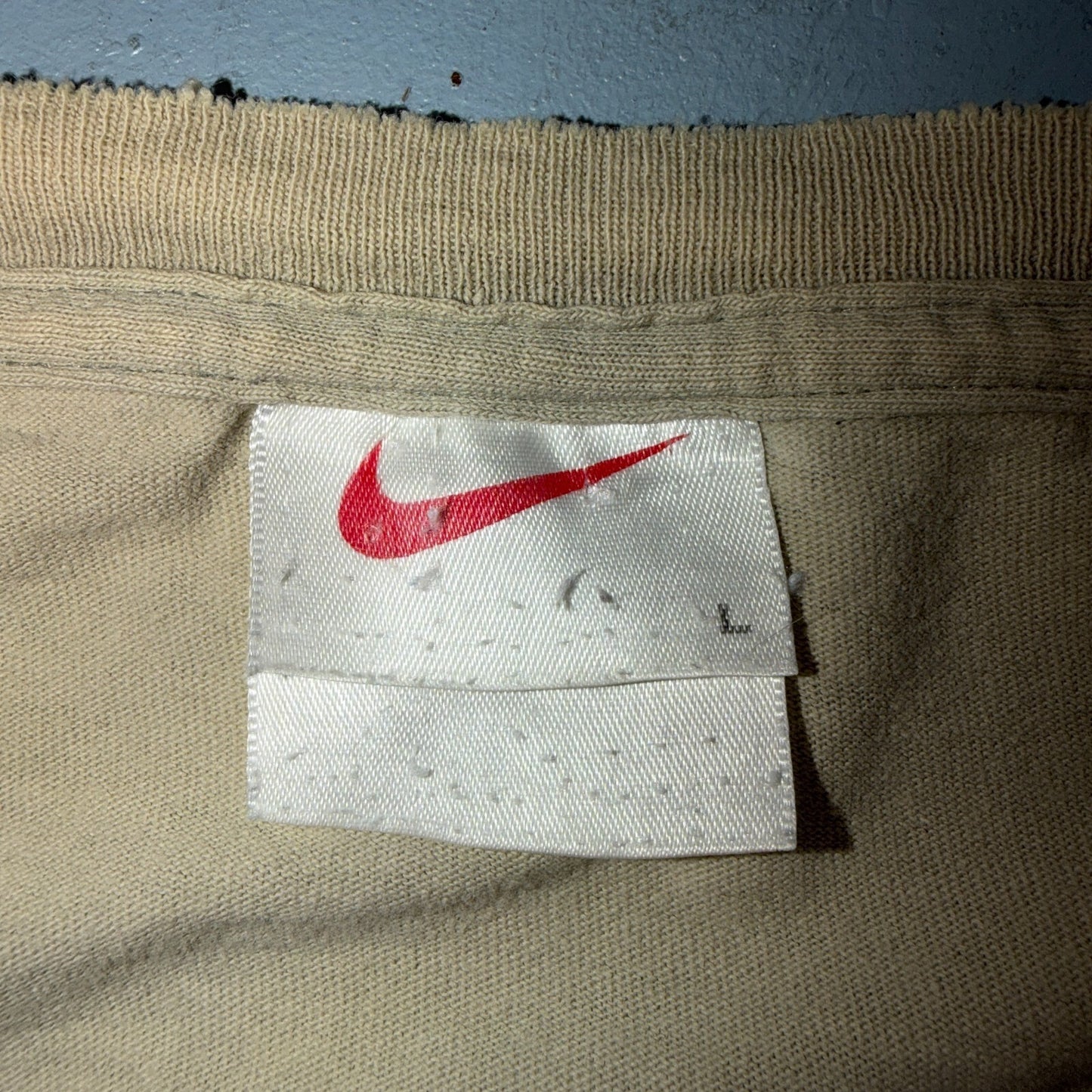 Nike Tan Swoosh Basic 90s VTG T Shirt 1990s USA Gym Boxy Fit Cool Travis Scott