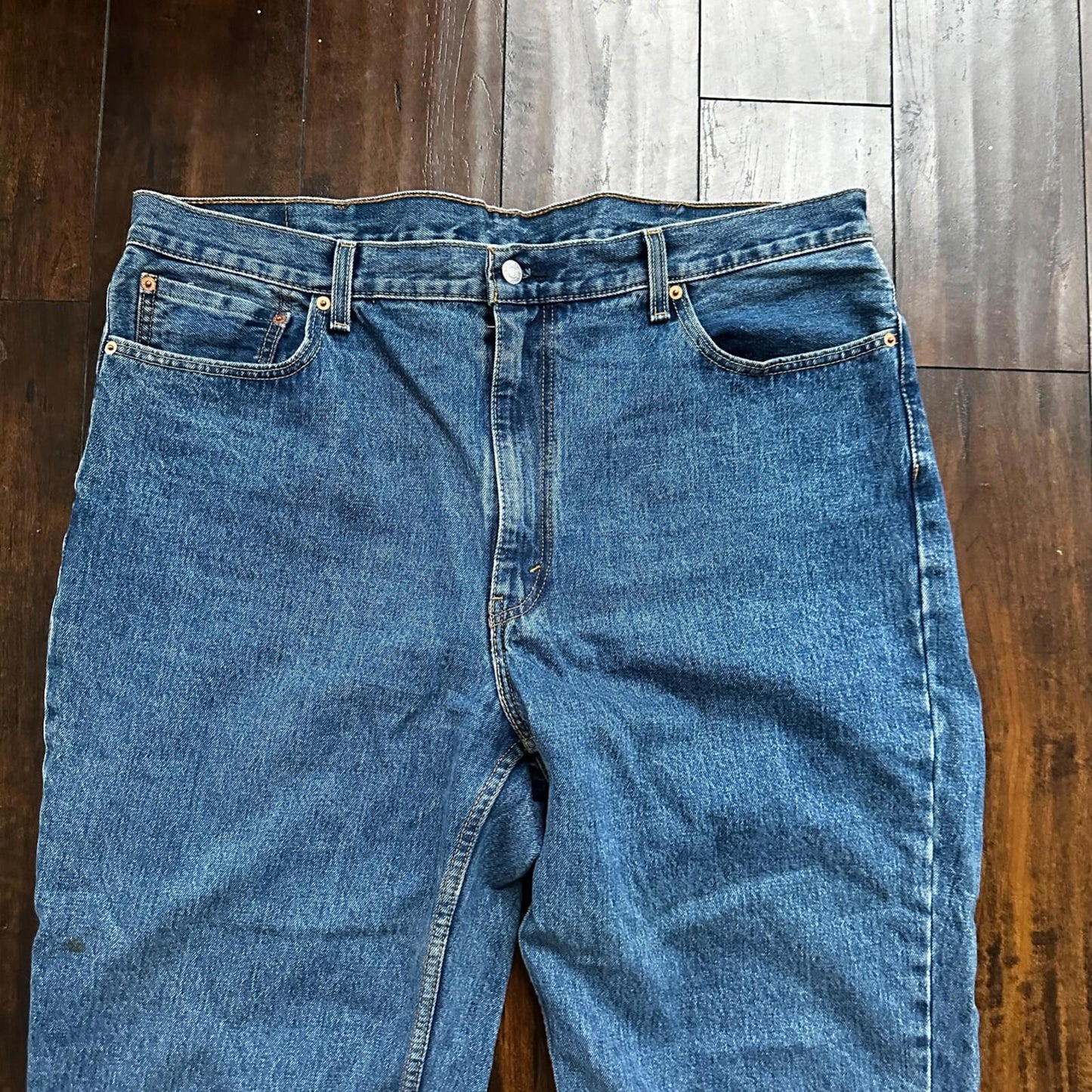 Levis 550 Denim Jeans Relaxed Fit Tapered Leg 42x32 Act 42x31 Med Wash