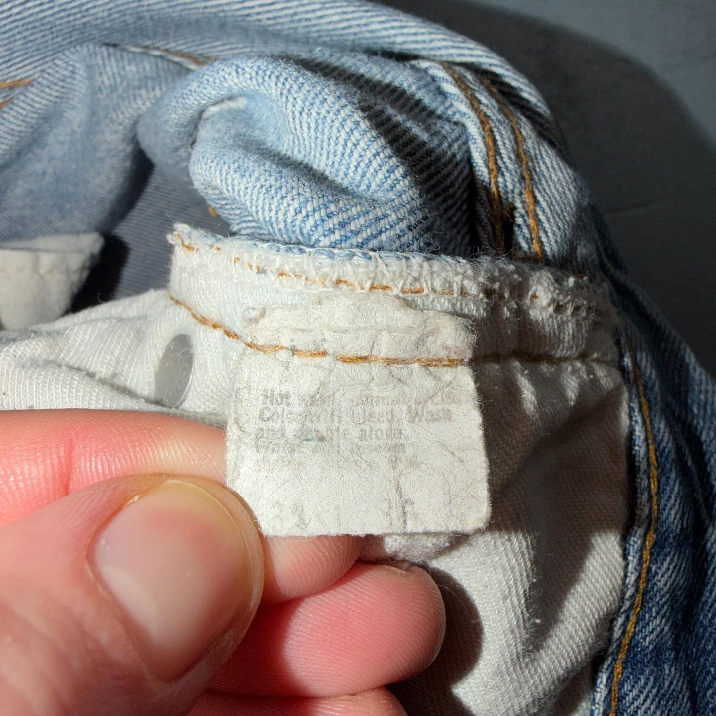Levis 501 Vintage 80s Redline Selvedge USA XX Jeans Light Wash 34x36 Act 32x32
