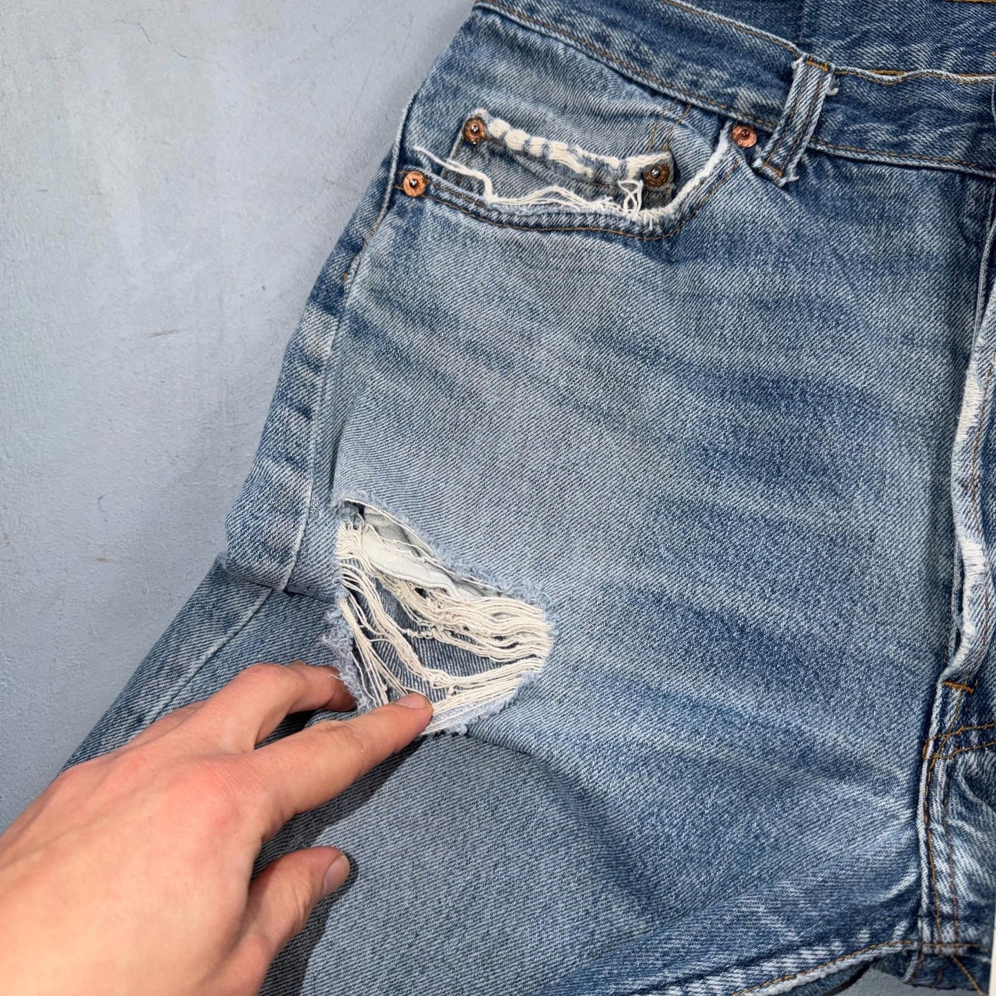 Levis 501 Vintage 80s USA XX Straight Leg Jeans Blue Light Wash 34x33 Act 32x29