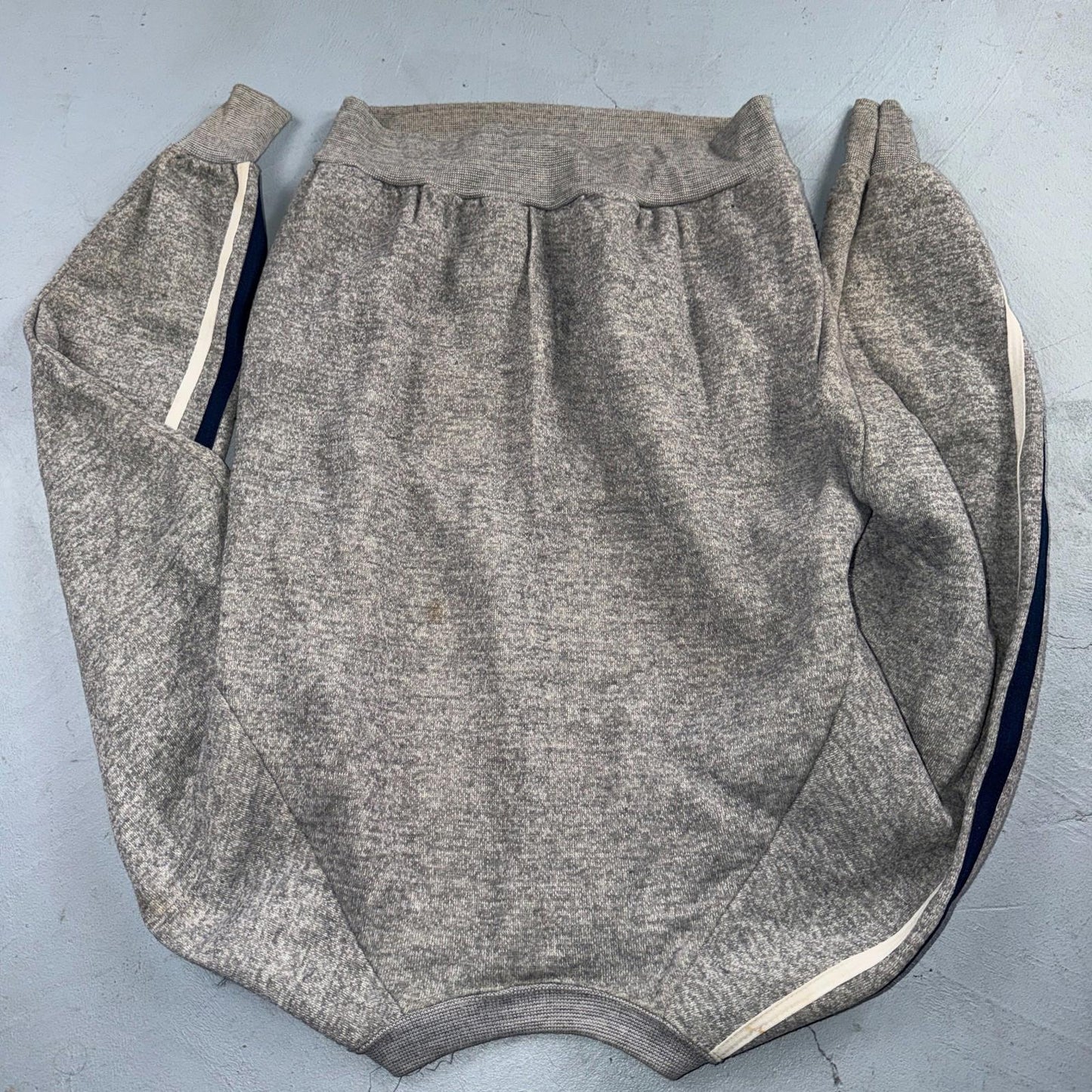 1980s Gray Sweatshirt 80s VTG Crewneck Gym Raglan Jumper Striped Rayon Medium