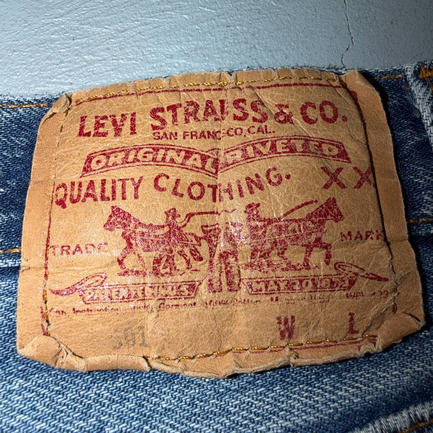 Levis 501 Vintage 80s USA XX Straight Leg Jeans Blue Light Wash 34x33 Act 32x29