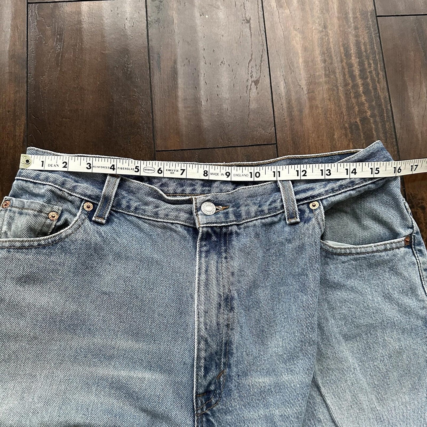 Levis 550 Jeans VTG Womens High Rise Light Wash Relaxed 90s USA 31x29