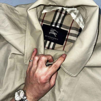 Burberry London Beige Nova Check Trench Coat Mens Size 44 Regular RARE! EUC VTG