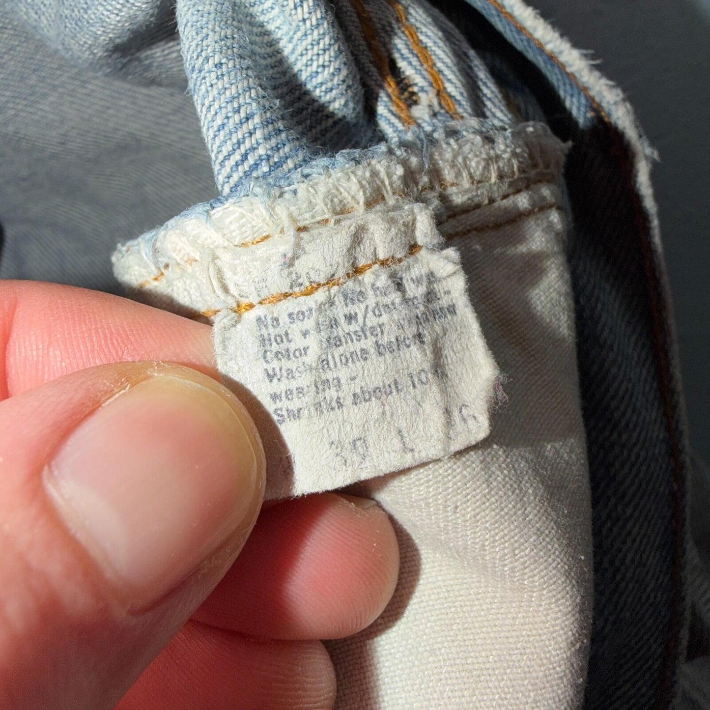 Levis 501 Vintage 80s Redline Selvedge USA XX Jeans Thrashed 32x36 Act 30x32