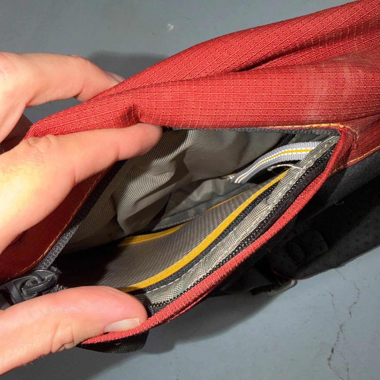 Keen Hybrid Transport Sling Bag Rusty Red Orange Hiking Durable Backpack Cool