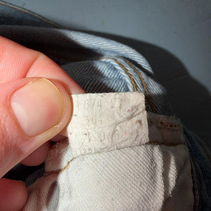 Levis 501 Vintage 80s Redline Selvedge USA XX Jeans Light Wash 34x36 Act 32x32