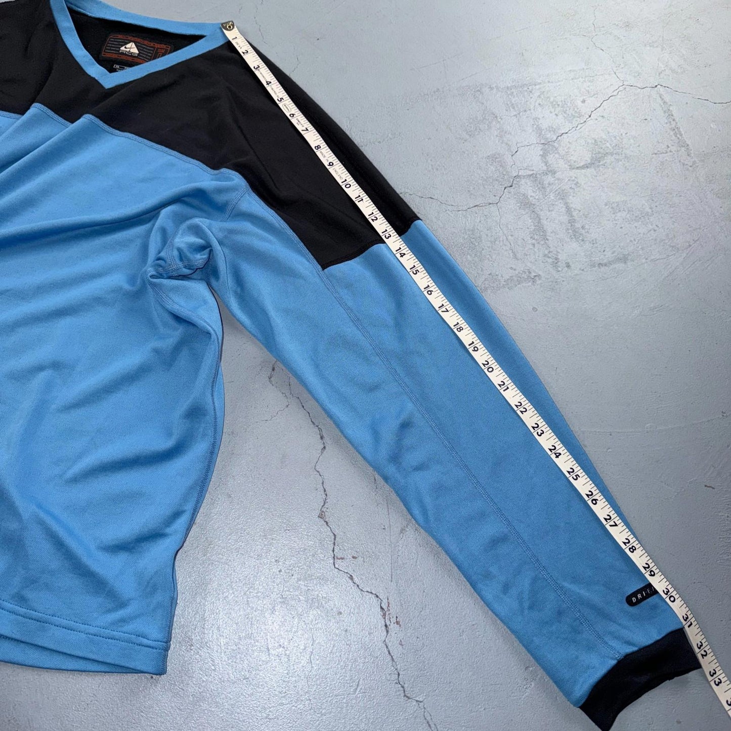 Nike ACG Base Layer Shirt XL Black Blue Comfort & Durability Outdoor Y2K 90s