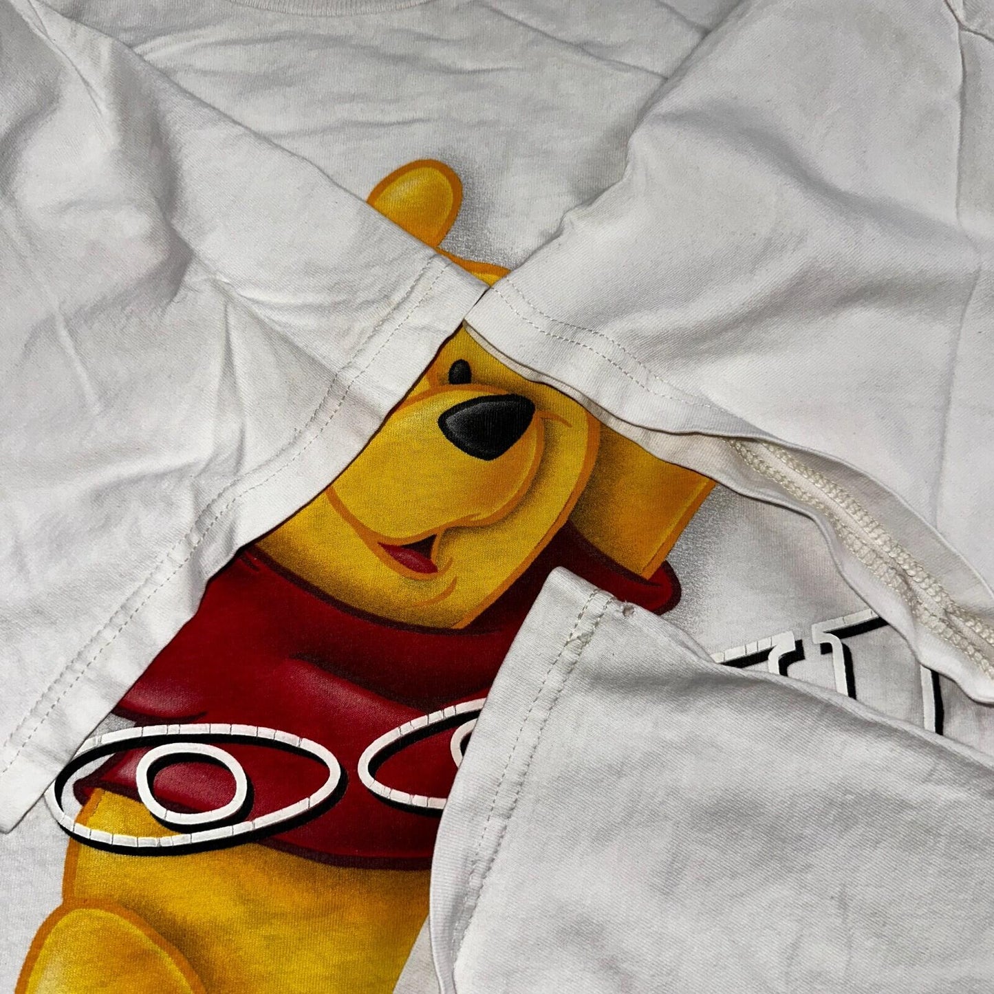 Winnie the Pooh Happy VTG T Shirt Disney Big Print Distressted Disneyland Bear