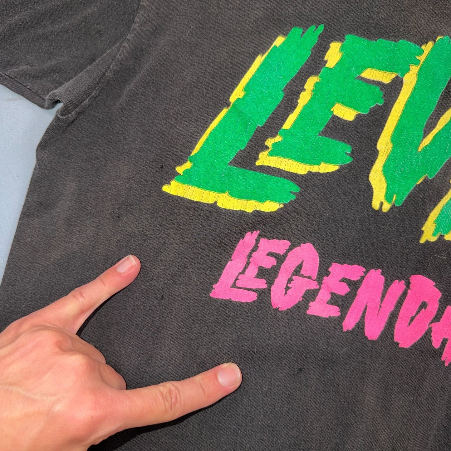 Levis Legendary VTG T Shirt Graphic Tee Black Thrashed Cool Neon Single Stitch