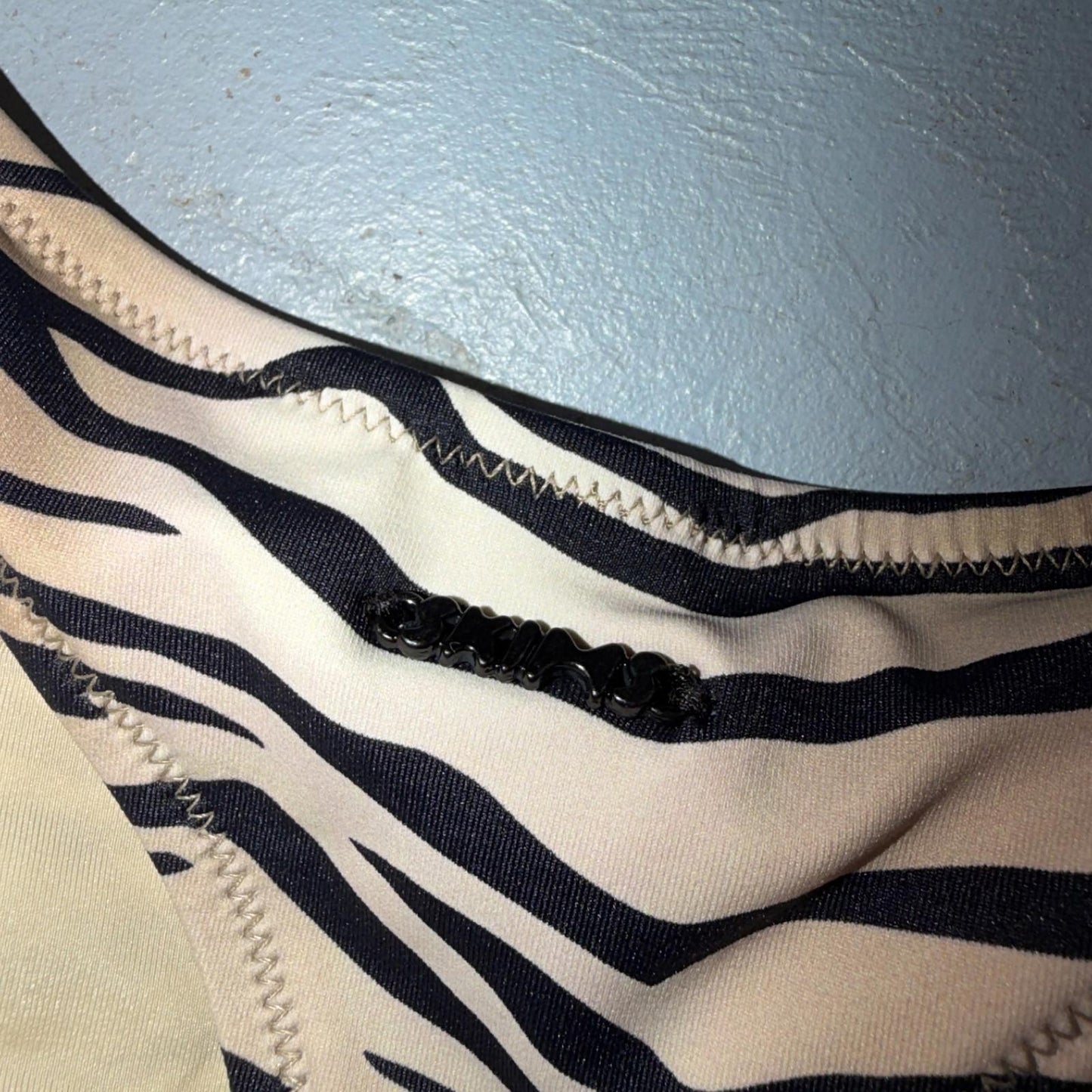 SKIMS SIGNATURE SWIM CHEEKY TANGA BOTTOM CHAMPAGNE LEOPARD PRINT SIZE M