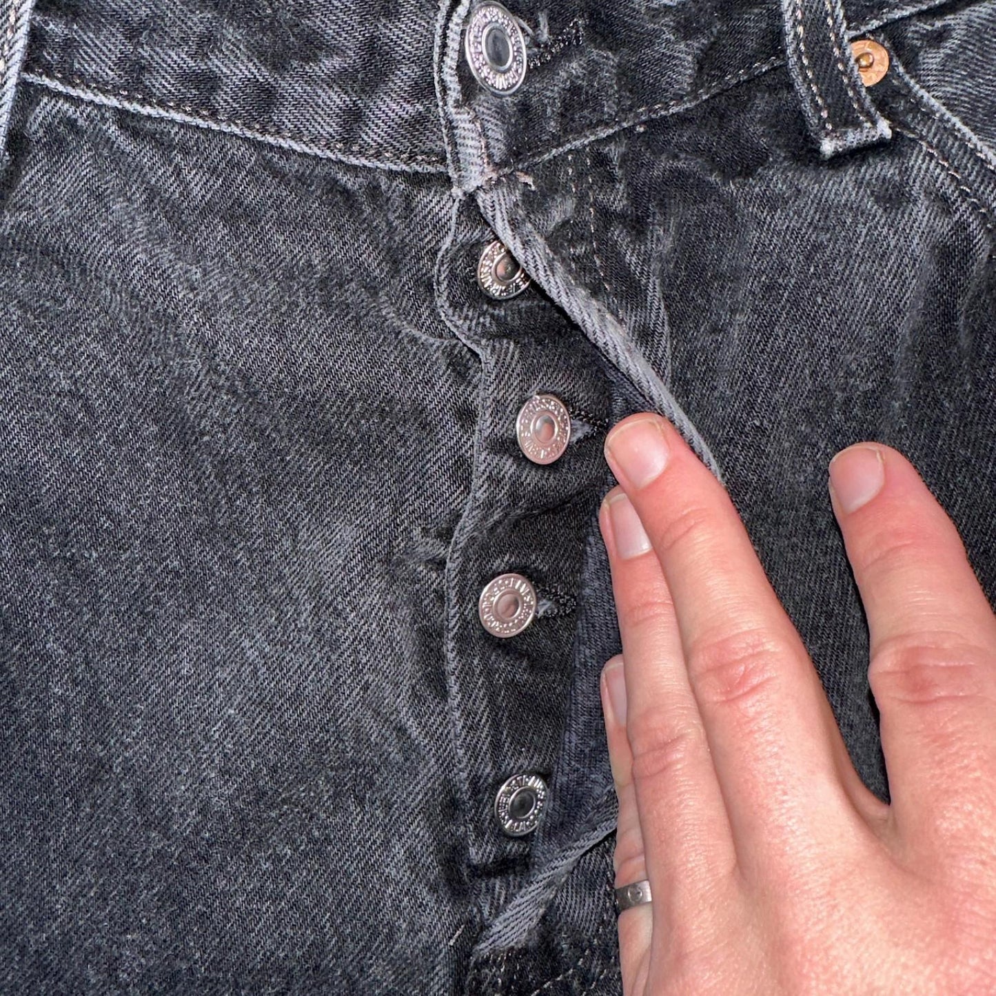 Levis 501 Vintage Y2K XX Straight Leg Jeans 90s Black Med Wash 36x34 Act 31x32