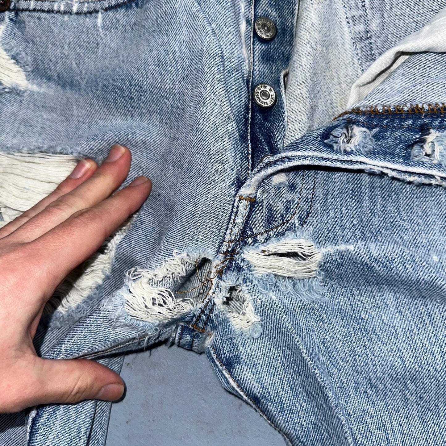 Levis 501 Vintage 80s Redline Selvedge USA XX Jeans Light Wash Thrashed Ac 28x26