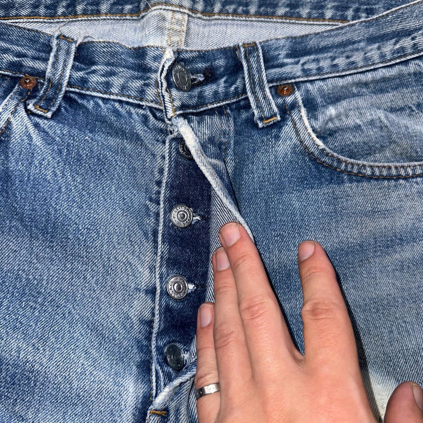 Levis 501 Vintage 80s Redline Selvedge USA XX Jeans Med Wash 35x36 Act 32x32