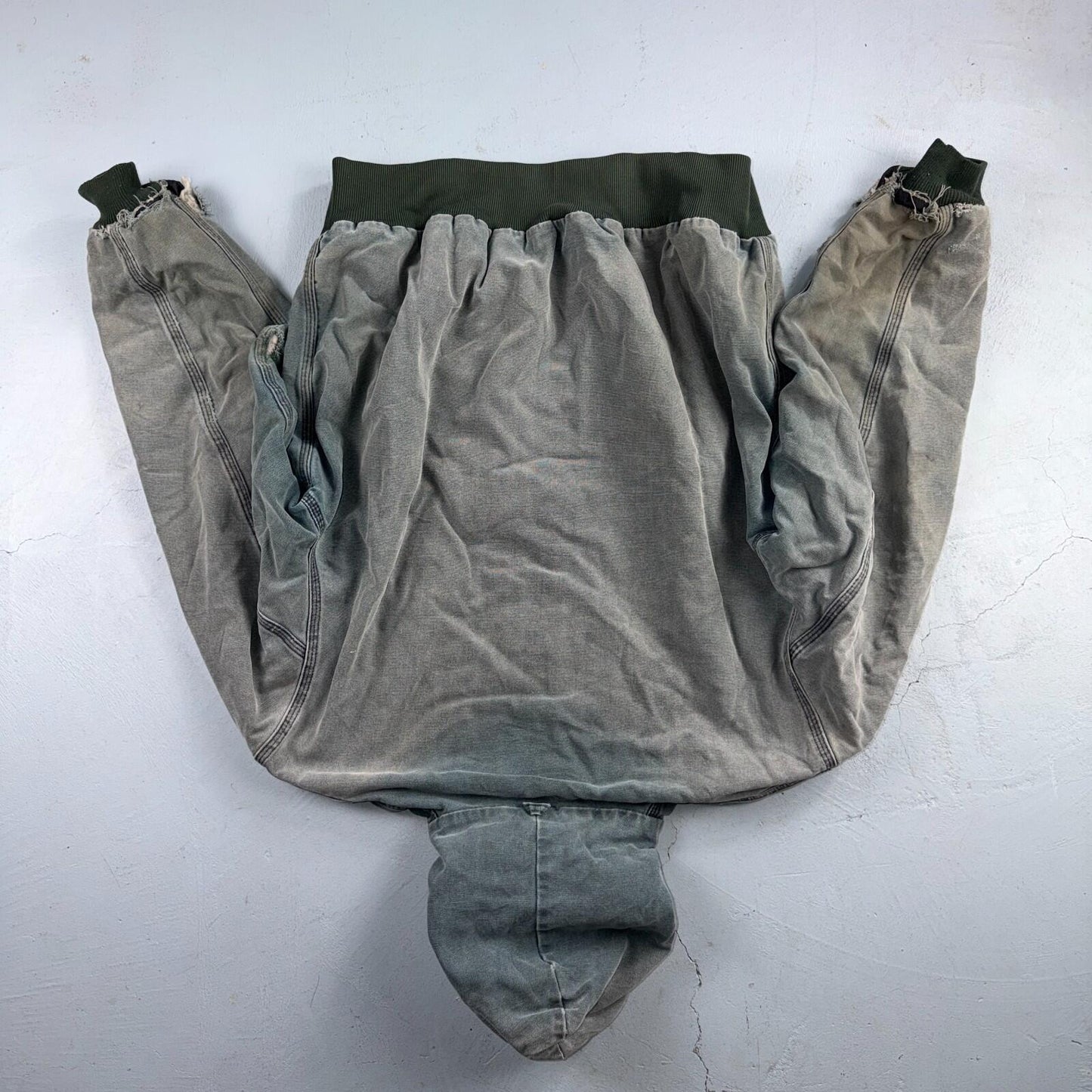 Vintage Carhartt Olive Green Hooded Jacket Bomber Coat Thrashed Faded 90s Y2K