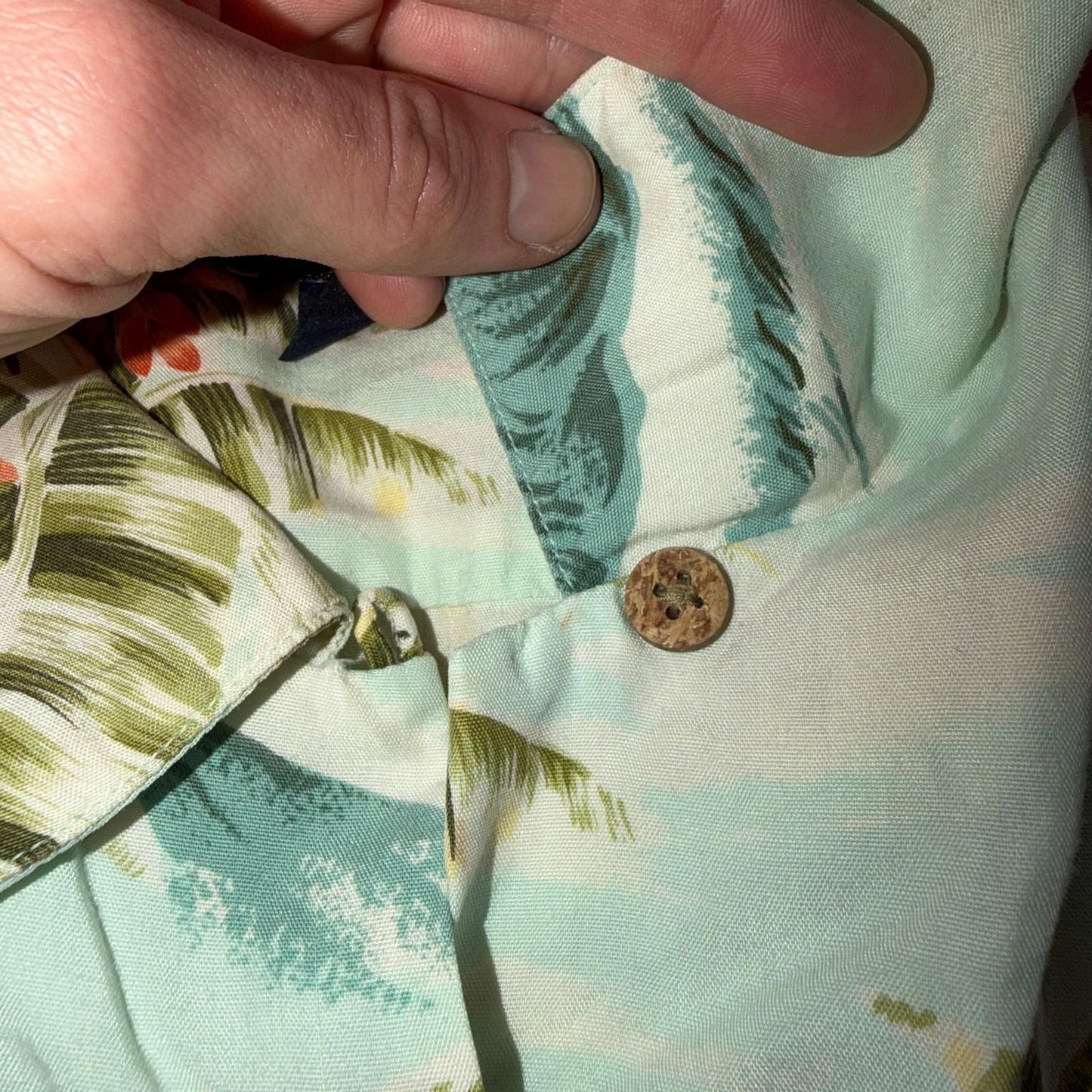 Tommy Bahama Hawaiian Loop Collar Tropical Floral Rayon Camp Shirt L VTG