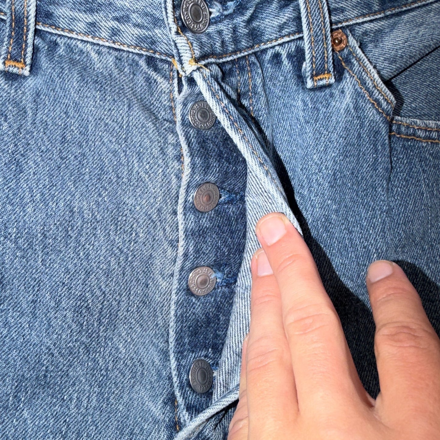 Levis 501 Vintage 90s USA XX Straight Leg Jeans Blue Light Wash 33x32 Act 31x30