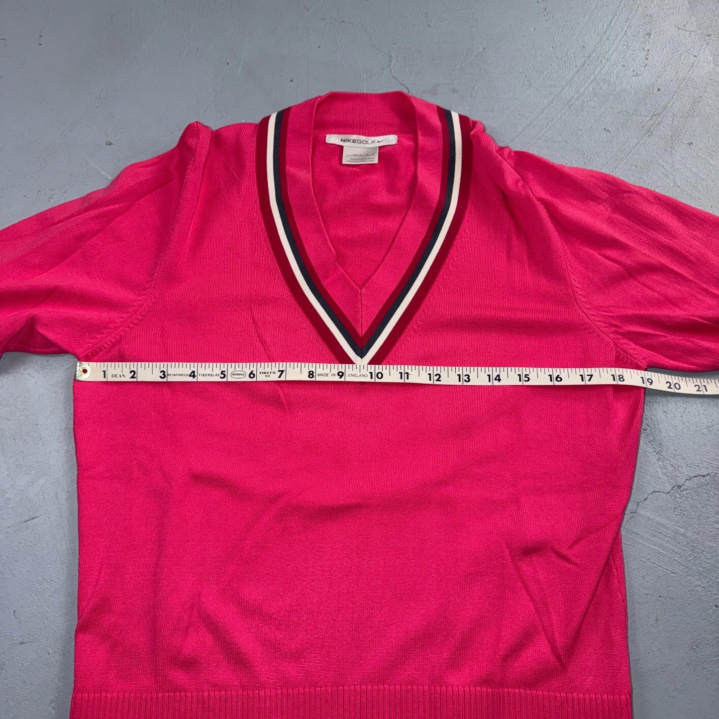 Nike Golf Women's V Neck Sweater Long Sleeve Pullover Athletic Top Medium Pink