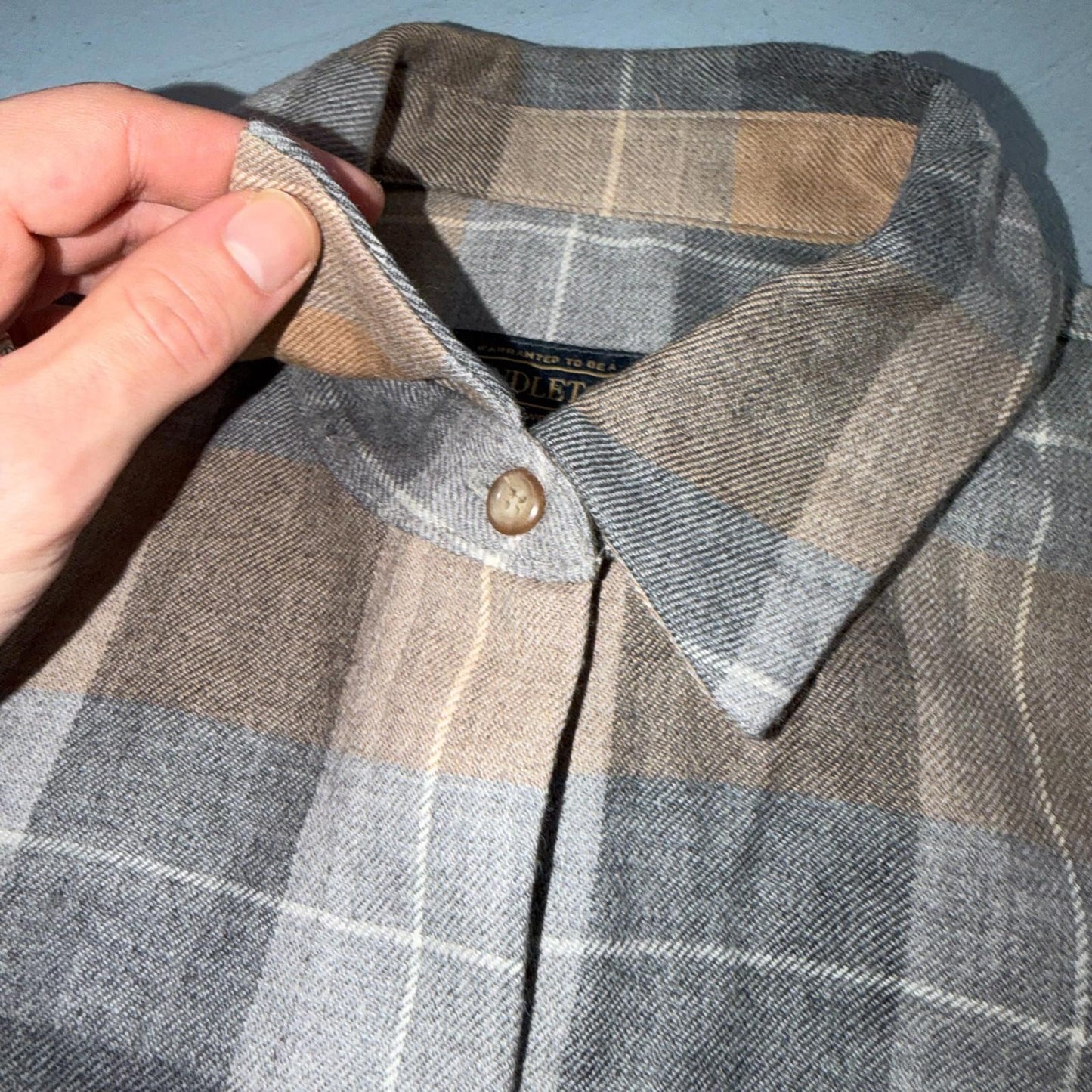 Pendleton Brown Gray Beige Plaid 100% Wool Hidden Button Shirt Women's XS USA
