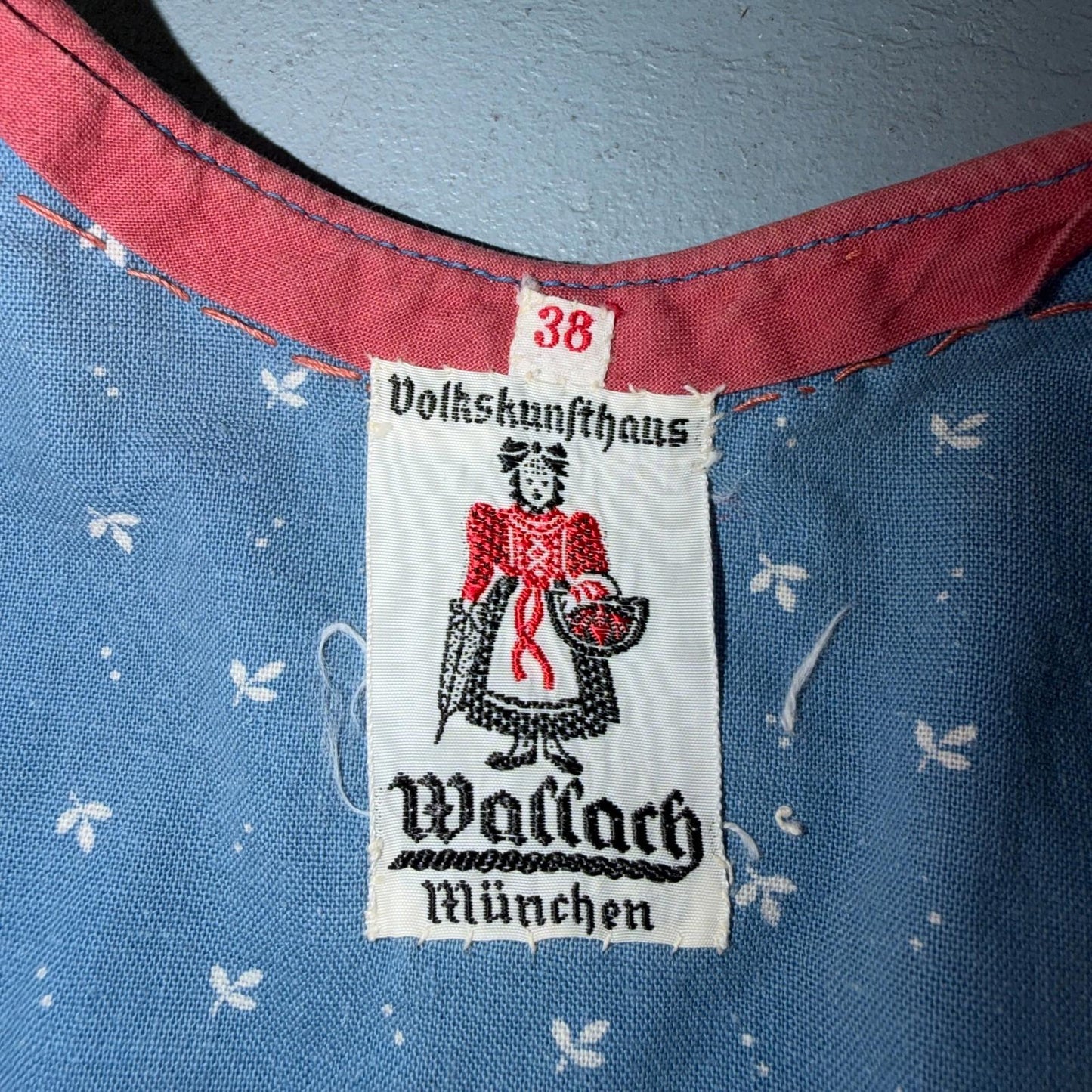 Wallach Volkskunfthaus Munchen Antique Dress German Smocked Handmade Dirndl 50s
